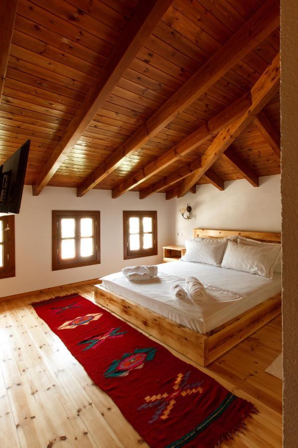 Hotel Sarajet 1821 Gjirokastër المظهر الخارجي الصورة